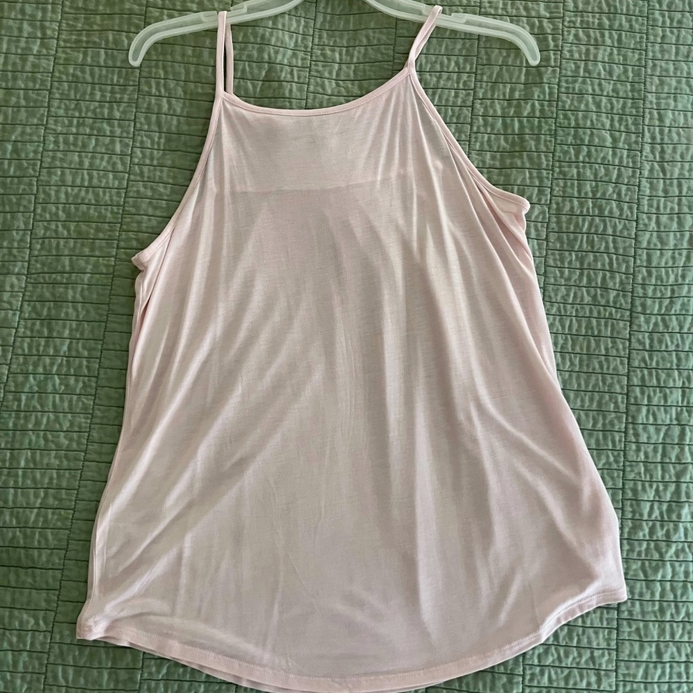 Women’s medium pale pink tank top from Loft. - Picture 3 of 6